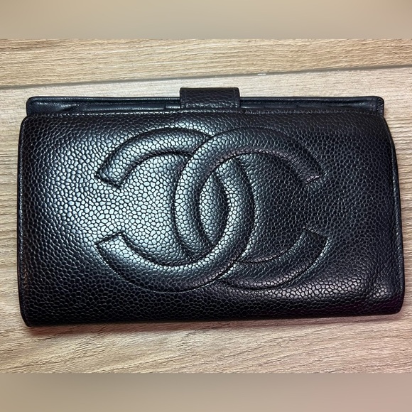 Chanel Black Caviar Leather Wallet - EUC - Picture 1 of 9
